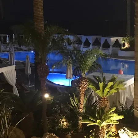 Lägenhetshotell Pefkos Blue 3*