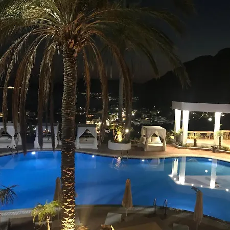 Lägenhetshotell Pefkos Blue 3*