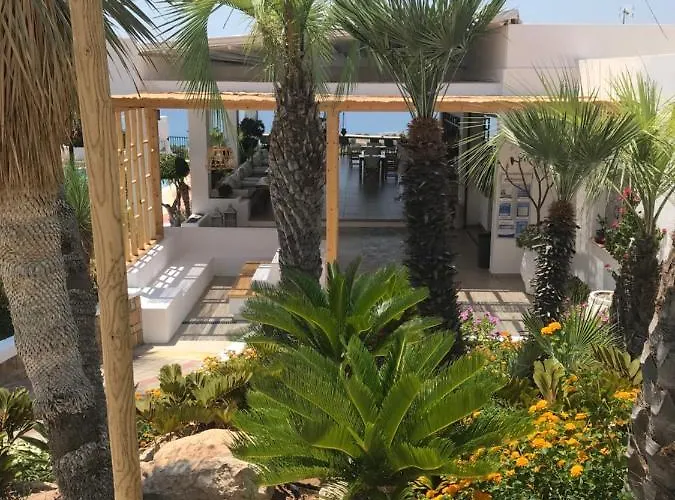 培福克斯蓝色公寓式酒店 Pefki