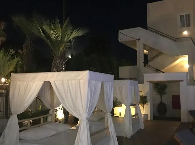 培福克斯蓝色公寓式酒店 Pefki